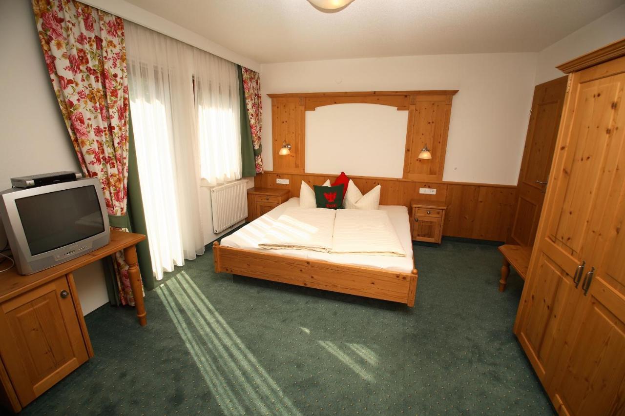 Ferienhof Lackner Ried im Zillertal Room photo